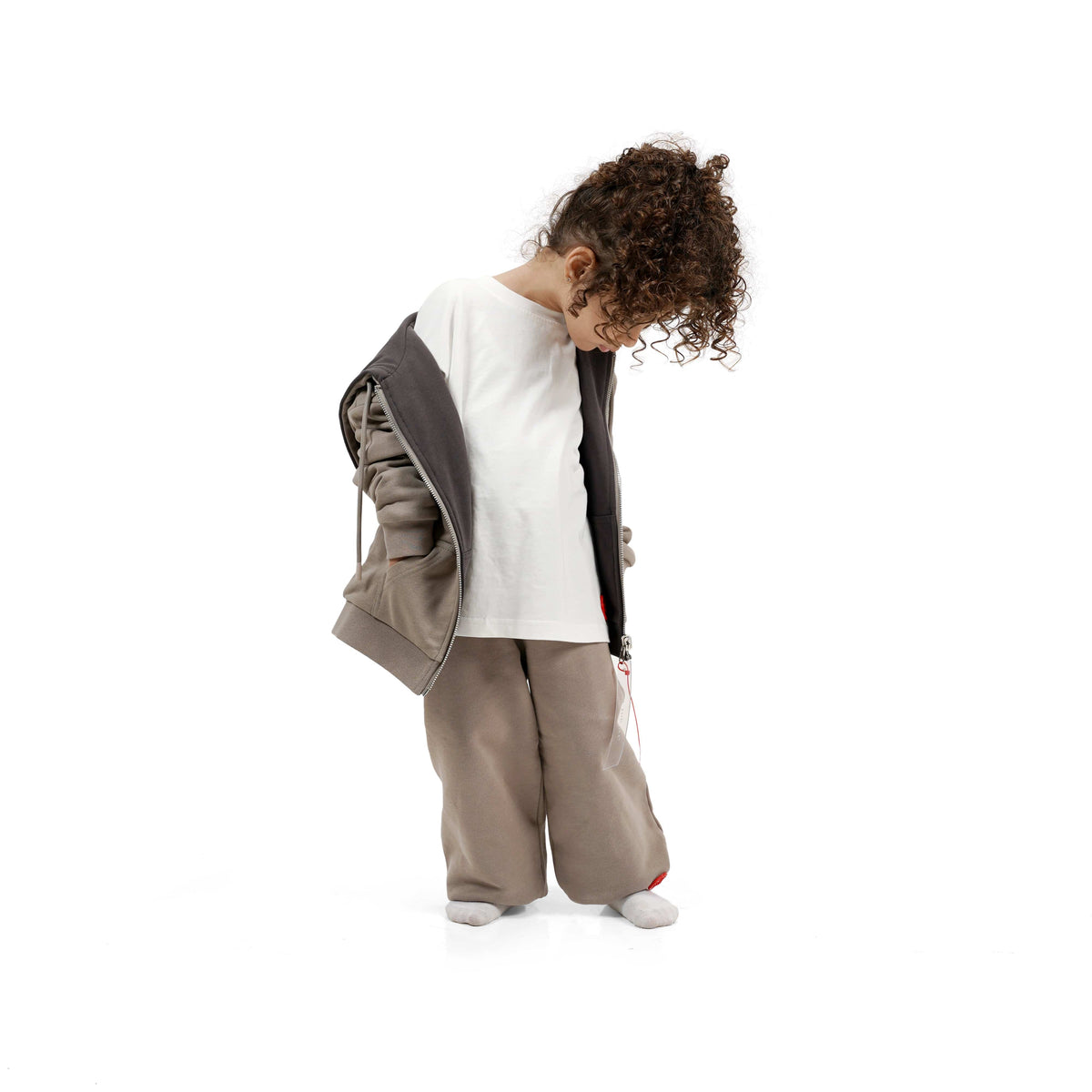 Kids grey zip-up hoodie and sweatpants set #color_cement